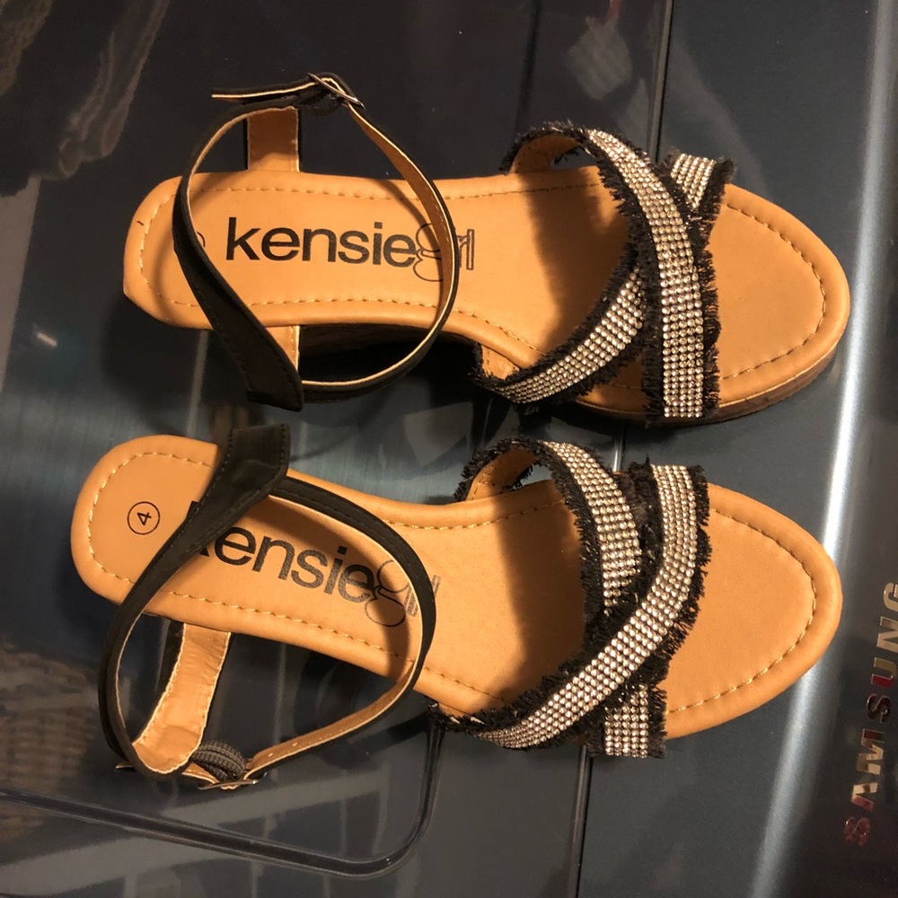 Kensie Girl Wedge
